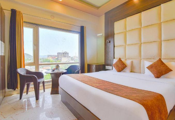Premium room with Aravalli views